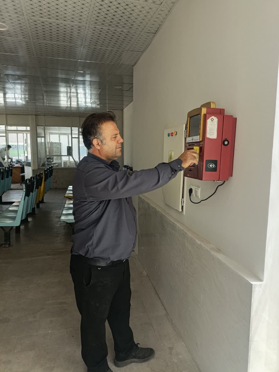 نصب دستگاه خودپرداز (ATM) در پایانه مسافربری شهدای مدافع حرم نظرآباد