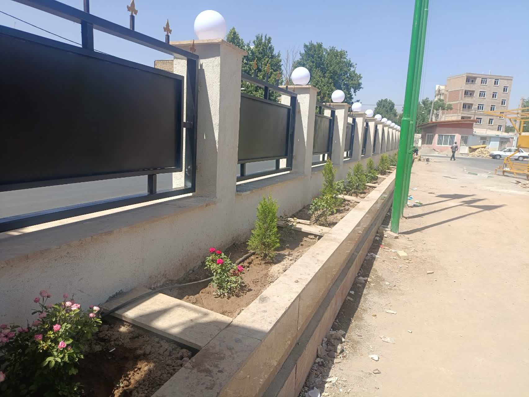 دیوار کشی ضلع غربی پایانه شهدای مدافع حرم سازمان مدیریت حمل و نق شهردارینظرآباد